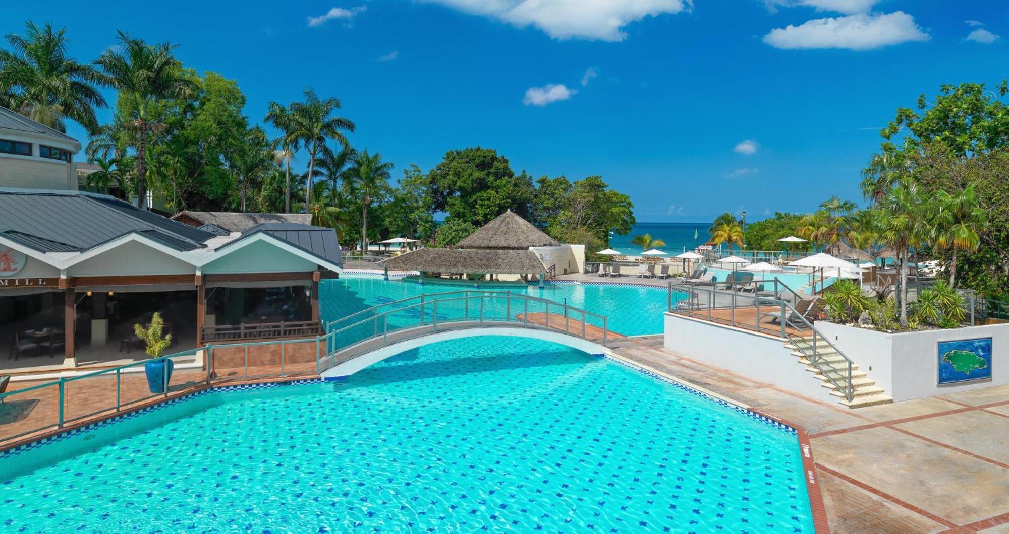 Beaches Negril Resort And Spa Esterno foto